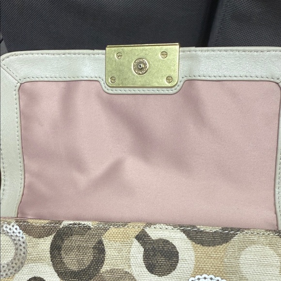 Coach Kristin Opt Art  Brown Multicolor Patterned Wristlet Sequined Clutch